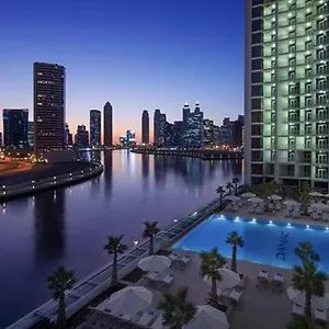 Apartment Luxury With A Canal View, Dubai